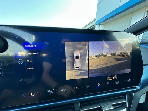 New 2025 Chevrolet Equinox EV LT image 22