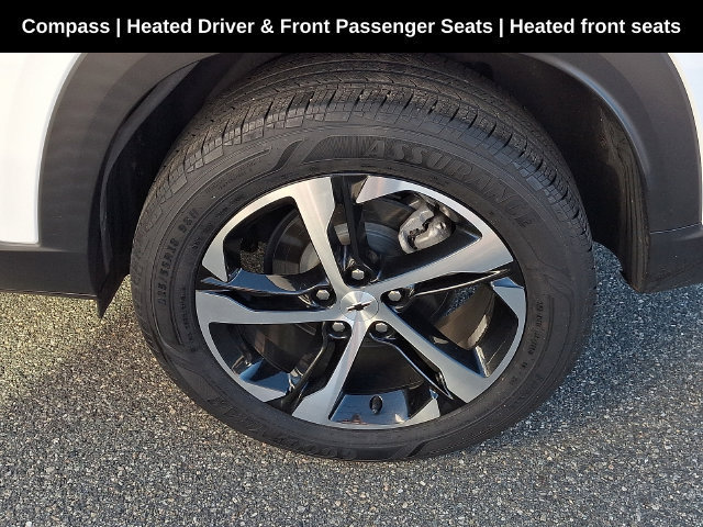 Used 2024 Chevrolet Trax RS w/ Sunroof Package FWD image 14