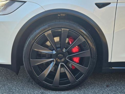 Used 2024 Tesla Model X Plaid image 18