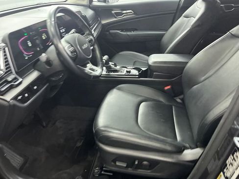 Certified 2023 Kia Sportage EX image 10