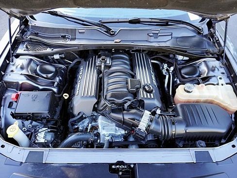 Used 2016 Dodge Challenger SRT w/ Technology Group image 38