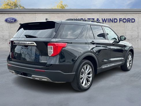 Used 2022 Ford Explorer XLT w/ Equipment Group 202A AWD/4WD image 6