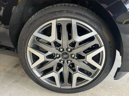 Used 2025 Ford Expedition Platinum w/ Platinum Ultimate Package image 49