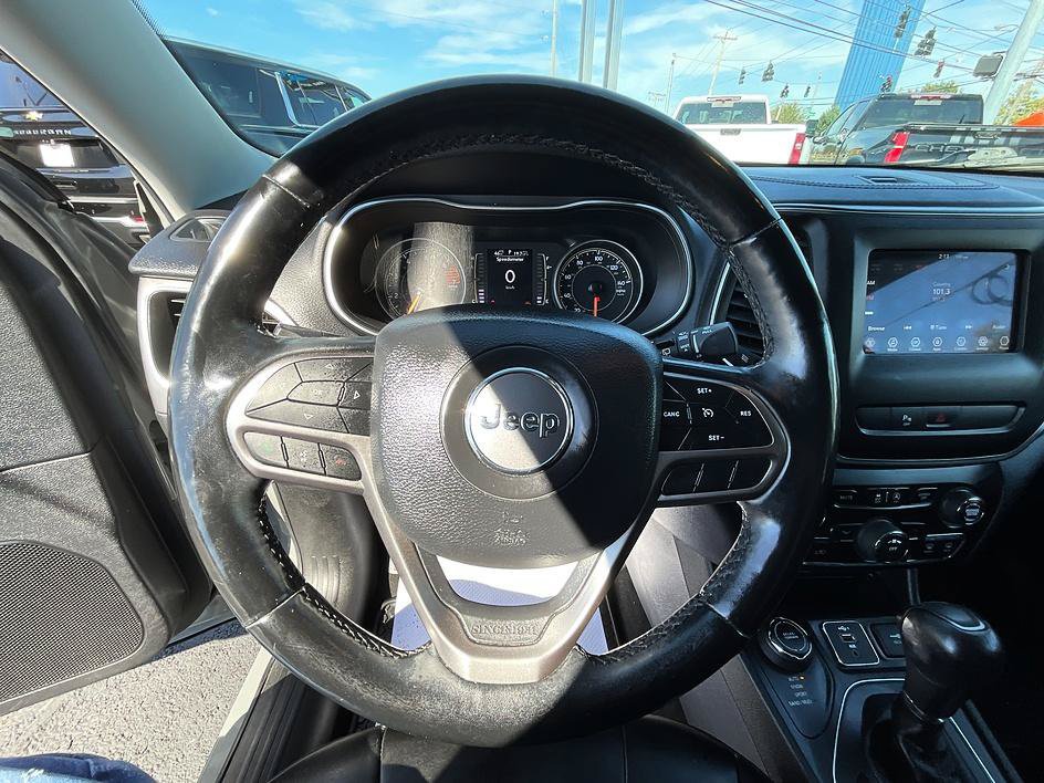 Used 2020 Jeep Cherokee Latitude Plus w/ Cold Weather Group AWD/4WD image 20