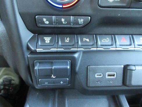 Certified 2020 Chevrolet Silverado 2500 LTZ image 37