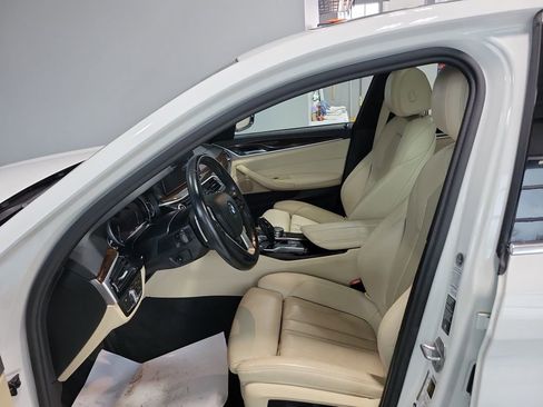 Used 2018 BMW 530i xDrive image 30