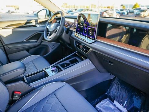 New 2026 Volkswagen Tiguan SEL R-Line image 38