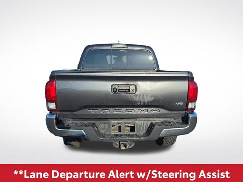 Used 2019 Toyota Tacoma SR5 RWD image 8