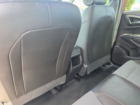 Certified 2025 Chevrolet Trax LT FWD image 18