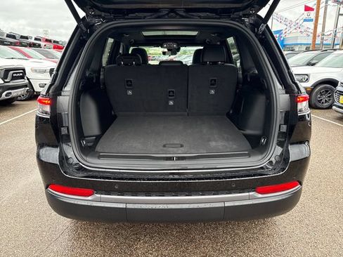 New 2026 Jeep Grand Cherokee Limited w/ Limited Altitude Package AWD/4WD image 25