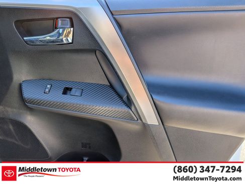 Used 2013 Toyota RAV4 Limited image 34