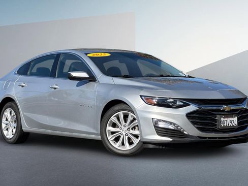 Used 2022 Chevrolet Malibu LT image 2