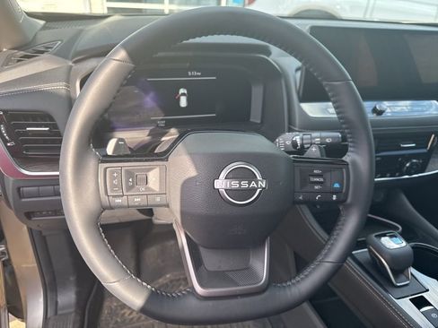 Used 2025 Nissan Rogue Platinum w/ Platinum Premium Package image 6