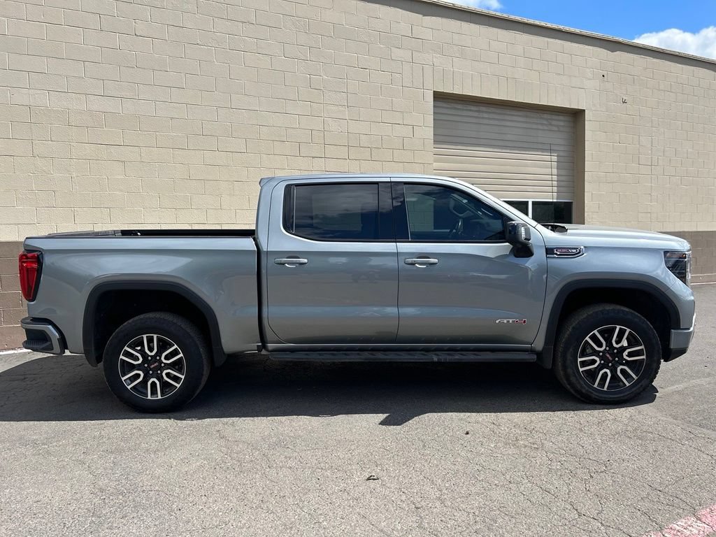 Used 2025 GMC Sierra 1500 AT4 w/ Technology Package AWD/4WD image 3