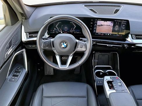 Used 2025 BMW X1 xDrive28i image 5