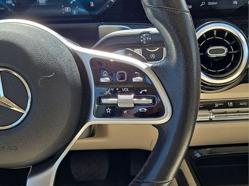 Used 2021 Mercedes-Benz GLB 250 GLB 250 image 20