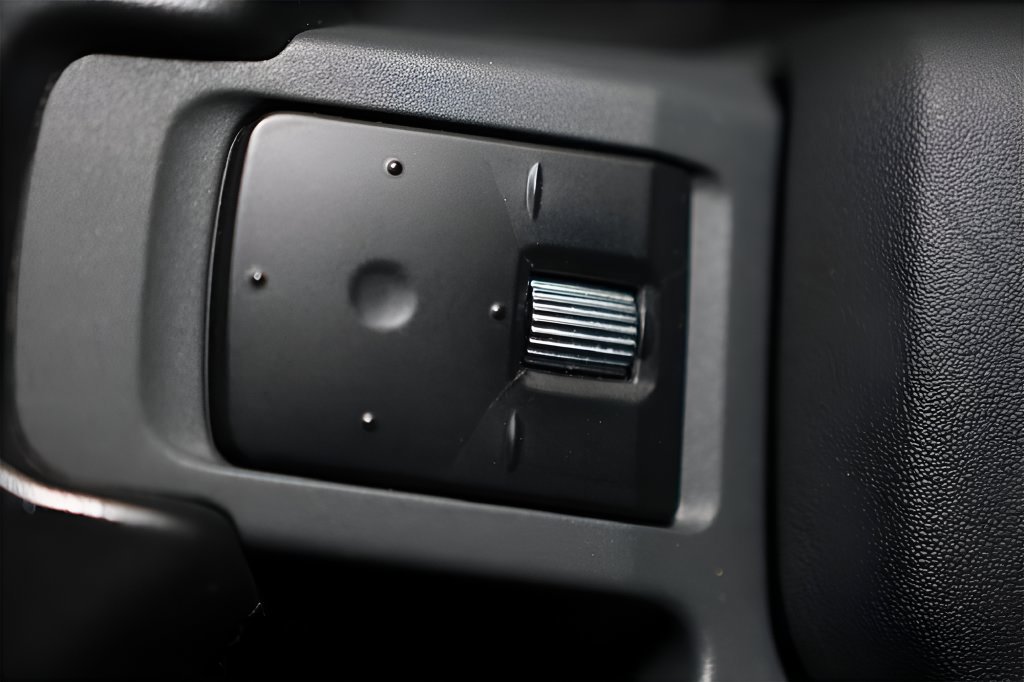 Used 2023 Land Rover Defender 110 X-Dynamic SE AWD/4WD image 35