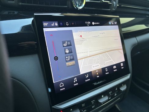 Used 2022 Maserati Quattroporte Modena Q4 image 31