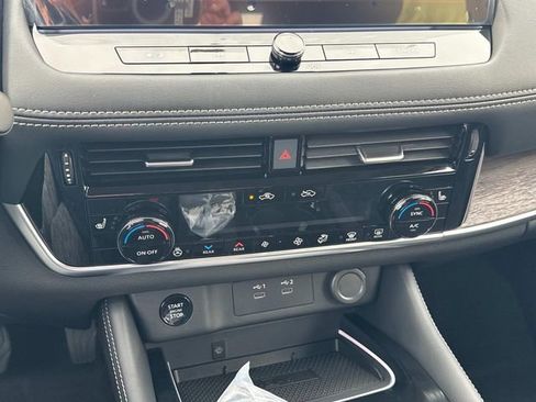 New 2026 Nissan Rogue Platinum w/ Platinum Premium Package image 31