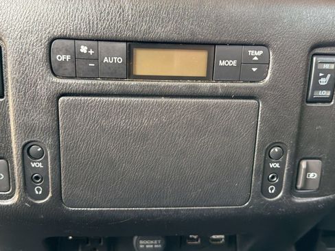 Used 2018 Nissan Armada Platinum w/ Interior Lighting Package RWD image 19