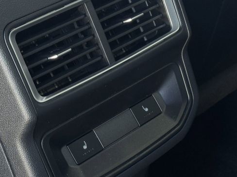 Used 2025 Volkswagen Atlas Cross Sport SEL image 28