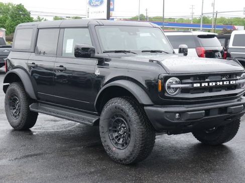 New 2026 Ford Bronco Outer Banks w/ Sasquatch Package AWD/4WD image 7