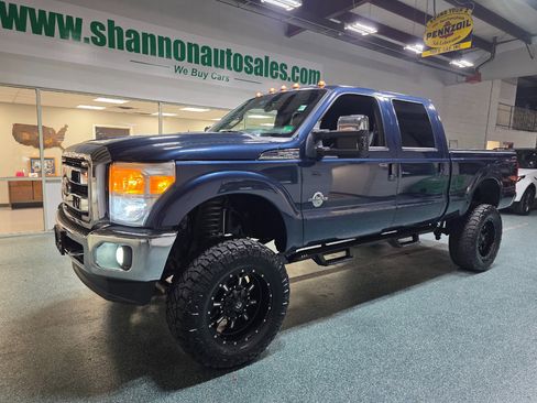 Used 2015 Ford F250 Lariat w/ Lariat Ultimate Package image 2