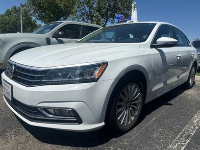 Used 2016 Volkswagen Passat 1.8T SE w/ Lighting Package (P06)