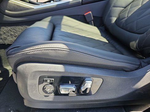 New 2026 BMW X7 xDrive40i w/ Premium Package image 31