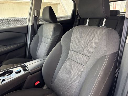 Used 2025 Nissan Rogue SV AWD/4WD image 37