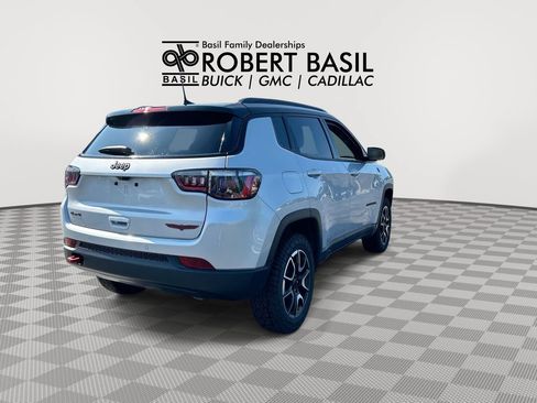 Used 2025 Jeep Compass Trailhawk AWD/4WD image 8