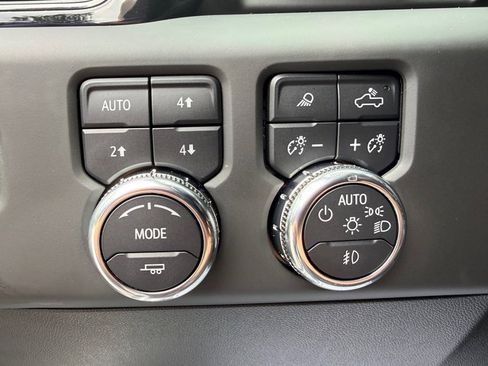 Used 2025 GMC Sierra 1500 AT4 w/ AT4 Premium Package AWD/4WD image 21