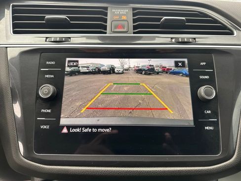 Used 2024 Volkswagen Tiguan S image 37