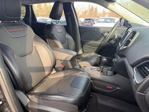 Used 2022 Jeep Cherokee Trailhawk w/ Premium Leather Package image 30