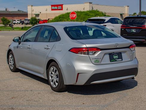 Used 2021 Toyota Corolla LE FWD image 7