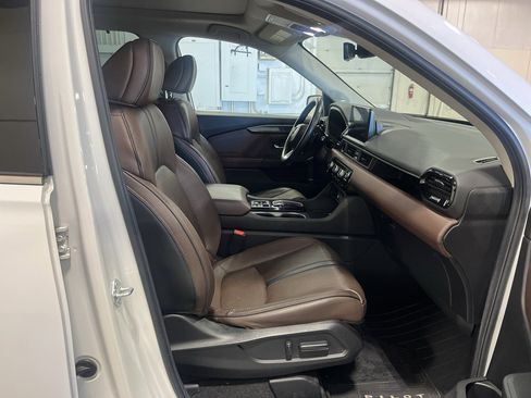 Certified 2025 Honda Pilot Elite image 34