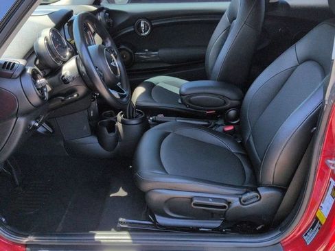 Used 2018 MINI Cooper 2-Door Hardtop FWD image 8