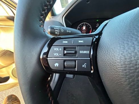 Used 2025 Honda HR-V Sport image 12