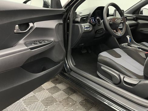 Used 2019 Hyundai Veloster 2.0 FWD image 13