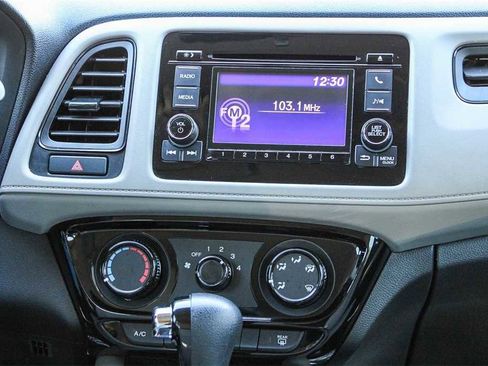 Used 2022 Honda HR-V LX image 14