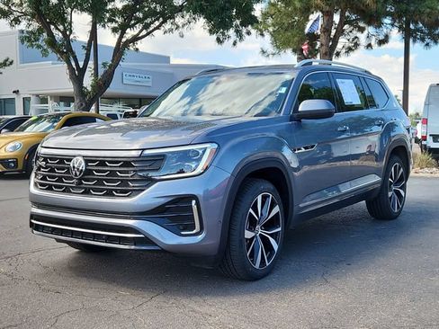 Used 2024 Volkswagen Atlas SEL Premium R-Line AWD/4WD image 4