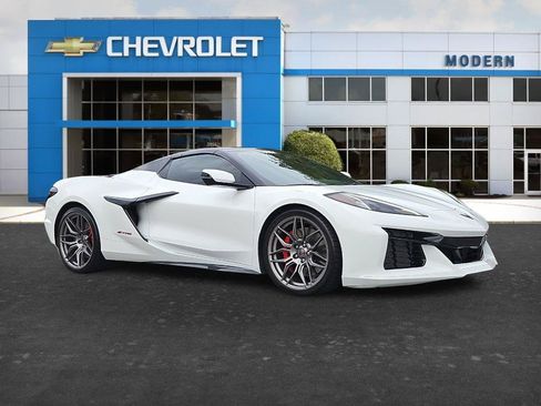 Used 2024 Chevrolet Corvette Z06 RWD image 6