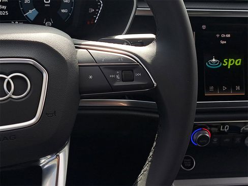 New 2025 Audi Q3 2.0T Premium image 10