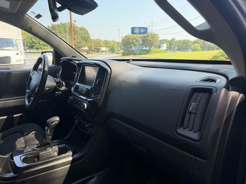 Used 2022 Chevrolet Colorado LT w/ Fleet Safety Package RWD image 16