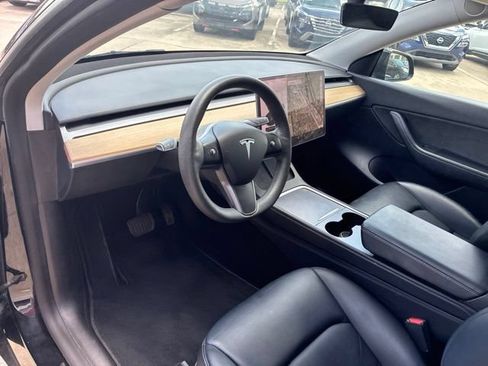 Used 2021 Tesla Model Y Long Range AWD/4WD image 18