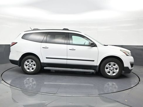 Used 2017 Chevrolet Traverse LS FWD image 6