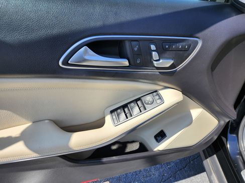 Used 2019 Mercedes-Benz GLA 250 4MATIC image 18