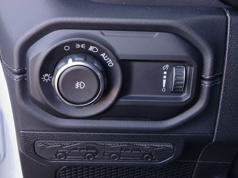 New 2026 Jeep Wrangler Unlimited Sahara AWD/4WD image 12