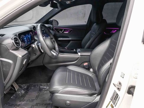 Used 2025 Mercedes-Benz GLC 350e 4MATIC image 24