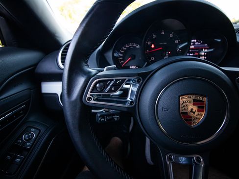 Used 2025 Porsche 718 Boxster RWD image 19